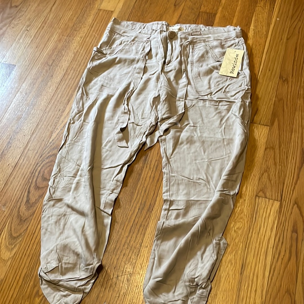 NEW beige crop pants never worn rewind size 11